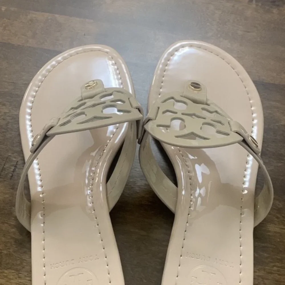 NEW Tory Burch Sandals - Picture 3 of 4